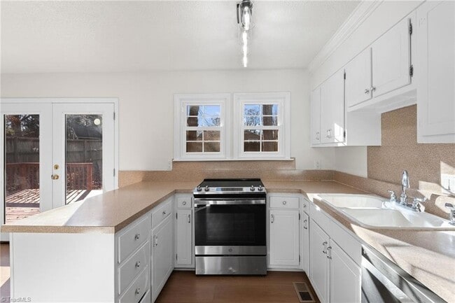 1705 Three Meadows Rd in Greensboro, NC - Building Photo - Building Photo