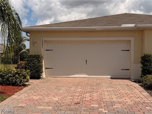 property at 10801 Crossback Ln