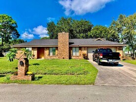 398 Arapahoe Ln NE in Palm Bay, FL - Building Photo