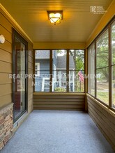 1105 E Fifth St in Royal Oak, MI - Building Photo - Building Photo