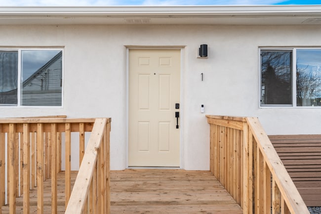 3013 W Lakeside Dr in Moses Lake, WA - Building Photo - Building Photo