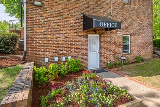 Donnelly Court in Atlanta, GA - Building Photo - Building Photo