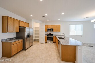 5016 N 87th Ln in Glendale, AZ - Building Photo - Building Photo