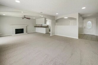 5921 Hillsdale Blvd in Sacramento, CA - Building Photo - Building Photo