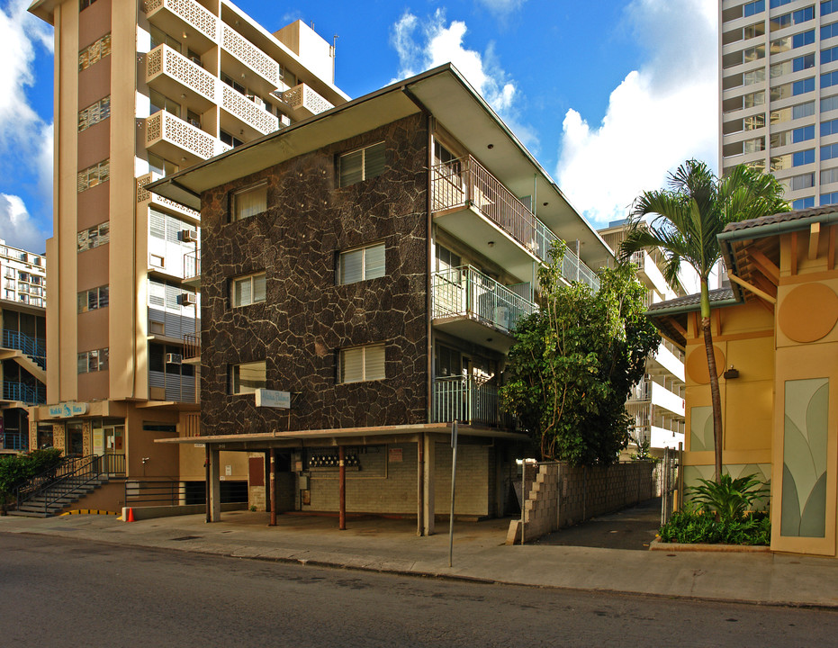 Aloha Palms Apartments in Honolulu, HI - Building Photo