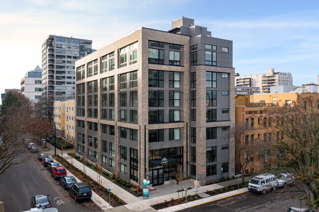 Summit Flats Contemporary Studios & Lofts