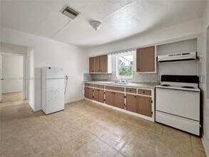 1269 SW 25th Ave in Fort Lauderdale, FL - Building Photo - Building Photo