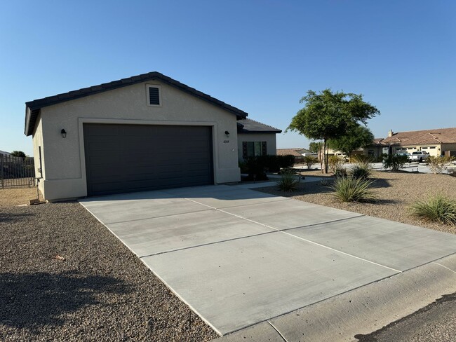 6064 Greenhorn Dr in Fort Mohave, AZ - Foto de edificio - Building Photo