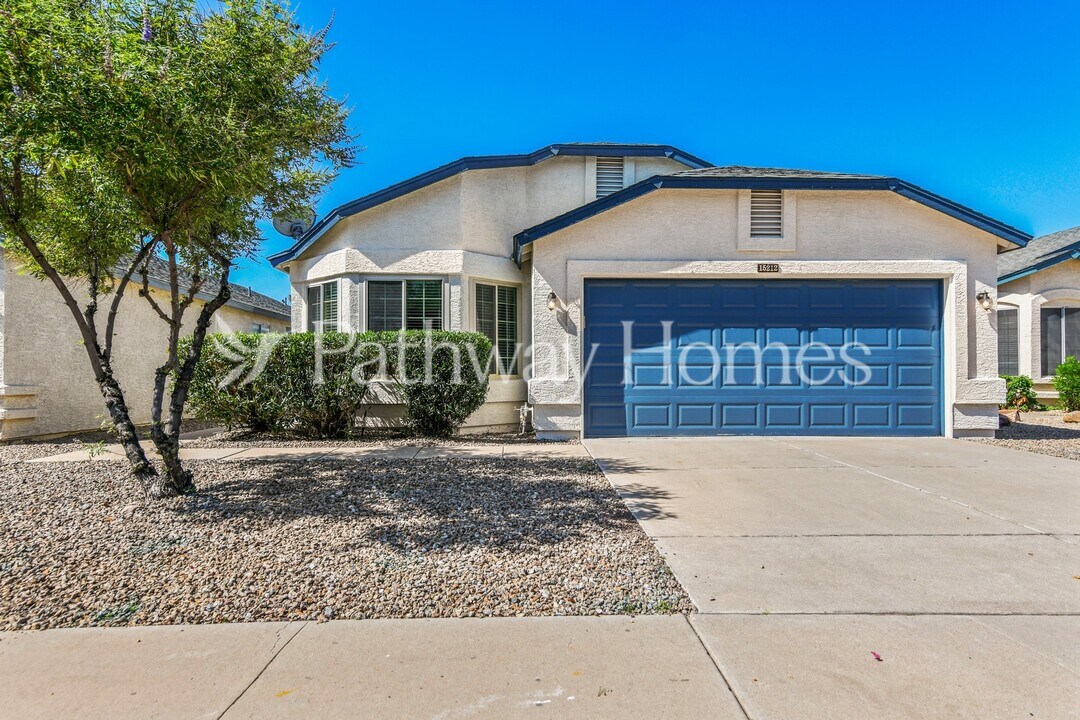 15212 N 85th Dr in Peoria, AZ - Building Photo