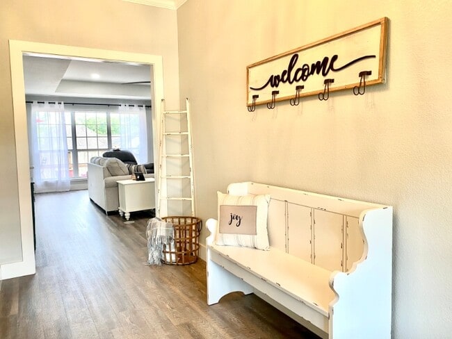 110 Honeysuckle Ct in Diboll, TX - Foto de edificio - Building Photo