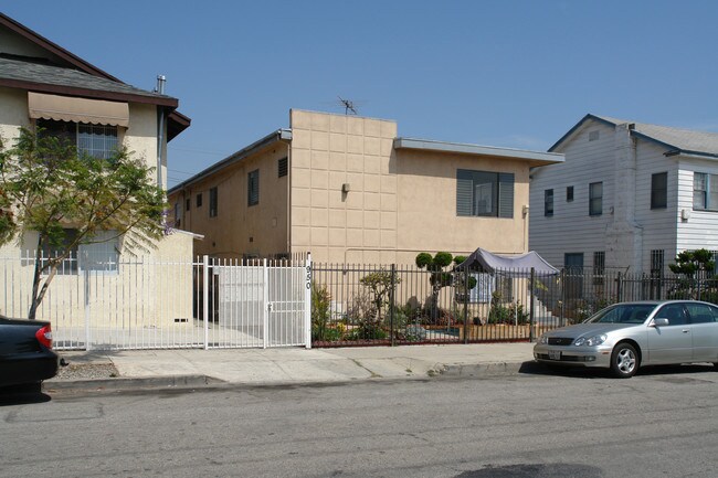 954 S Kenmore Ave in Los Angeles, CA - Building Photo - Building Photo