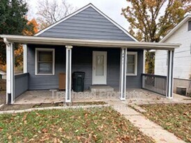 2911 N Walnut St in Avondale, MO - Building Photo