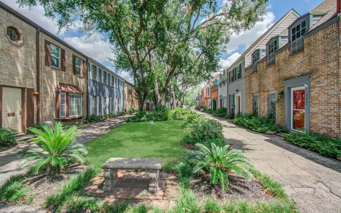5208 Arboles Dr in Houston, TX - Building Photo