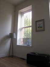 2BR bi-level apartment in historic brownstone in Philadelphia, PA - Foto de edificio - Building Photo