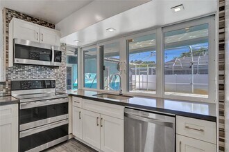 9240 SW 54th St in Cooper City, FL - Building Photo - Building Photo