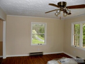 3367 Big Piney Creek Rd in Lansing, NC - Building Photo - Building Photo