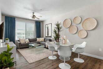 Skywater at Tempe Town Lake in Tempe, AZ - Foto de edificio - Building Photo