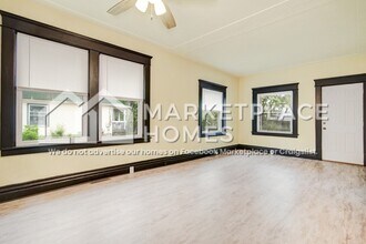 1106 May St in Lansing, MI - Building Photo - Building Photo