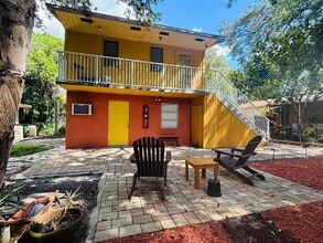1913 Riverside Dr, Unit 1-3 in Fort Lauderdale, FL - Foto de edificio - Building Photo