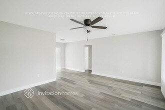 2925 NW 69th Ave in Sunrise, FL - Building Photo - Building Photo