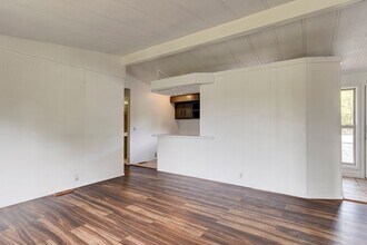 3220 Snowflake Rd in Oak Harbor, WA - Building Photo - Building Photo