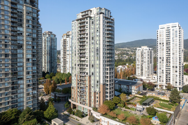 M1: METROPOLITAN RESIDENCES in Coquitlam, BC - Building Photo - Building Photo