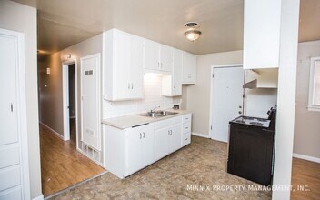 4425 31st St, Unit B in Lubbock, TX - Building Photo - Building Photo