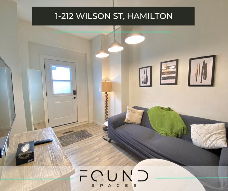 212 Wilson St in Hamilton, ON - Building Photo