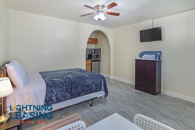 property at 4903 W Adams Blvd