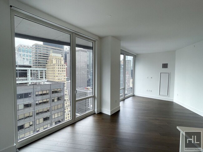 East 44th Street in New York, NY - Building Photo - Building Photo