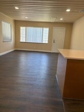 2205 A E Isaacs Ave in West Palm Beach, FL - Foto de edificio - Building Photo