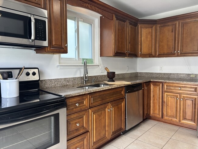 property at 1372 Riverside Dr