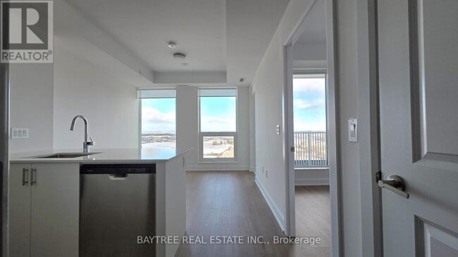 3240 William Coltson Ave in Oakville, ON - Building Photo - Building Photo