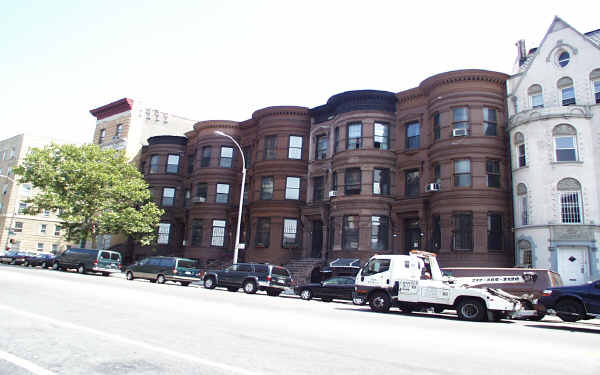848 St Nicholas Ave in New York, NY - Building Photo