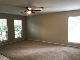 3219 Villagedale Dr in Humble, TX - Building Photo