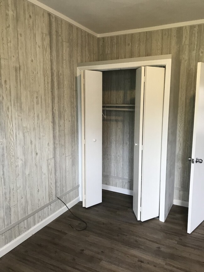 310 Western Ave-Unit -UPPER in Davenport, IA - Building Photo - Building Photo