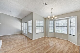 5705 Sovereign Way in Las Vegas, NV - Building Photo - Building Photo
