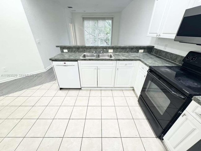 property at 1953 Freeport Dr