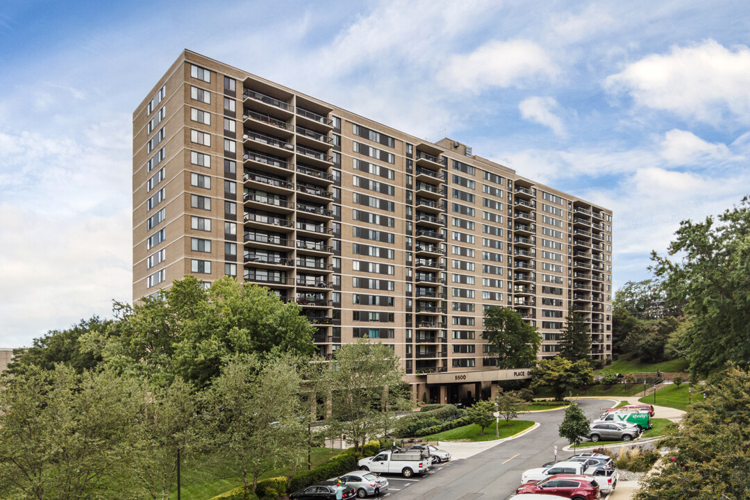 Place One Condominium in Alexandria, VA - Building Photo