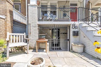 8 Grant Cir NW in Washington, DC - Building Photo - Building Photo