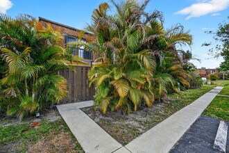 110 N Delaware Blvd in Jupiter, FL - Building Photo - Building Photo