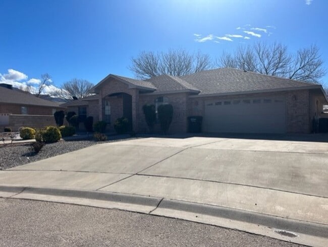 2164 Cielo Grande Ct in Alamogordo, NM - Foto de edificio - Building Photo