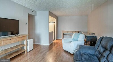 306 Summit House in West Chester, PA - Building Photo - Building Photo