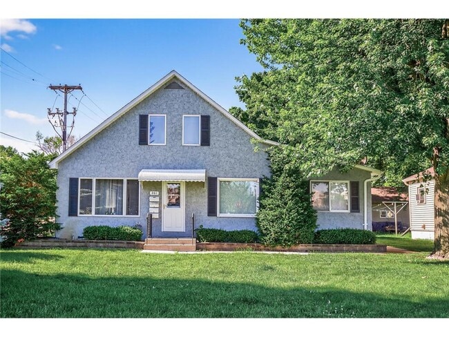 property at 201 W 2nd St
