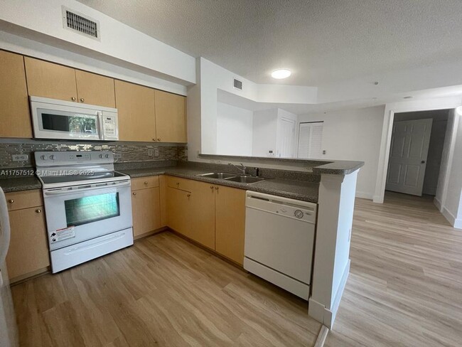 2240 E Preserve Way in Miramar, FL - Building Photo - Building Photo