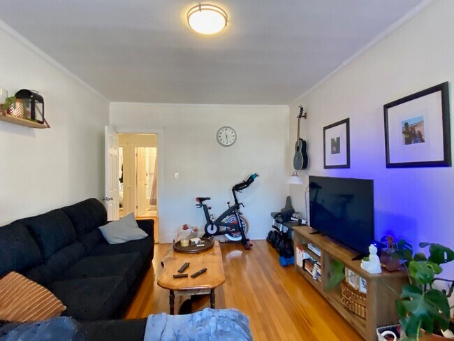 1860 Commonwealth Ave, Unit 51 in Boston, MA - Building Photo - Building Photo