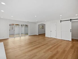 248 W Escalones in San Clemente, CA - Building Photo