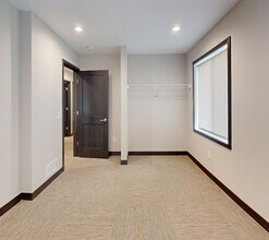 1717 Rollins Ave SE in Minneapolis, MN - Foto de edificio - Building Photo
