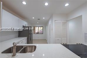 679 Racquet Club Rd in Weston, FL - Building Photo - Building Photo