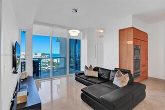50 South Pointe Dr in Miami Beach, FL - Building Photo - Building Photo